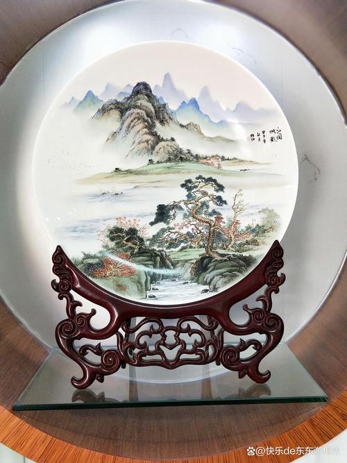 大埔某工厂变旅游区,陶瓷做的楼房,汽车,沙发和床等,还要收门票
